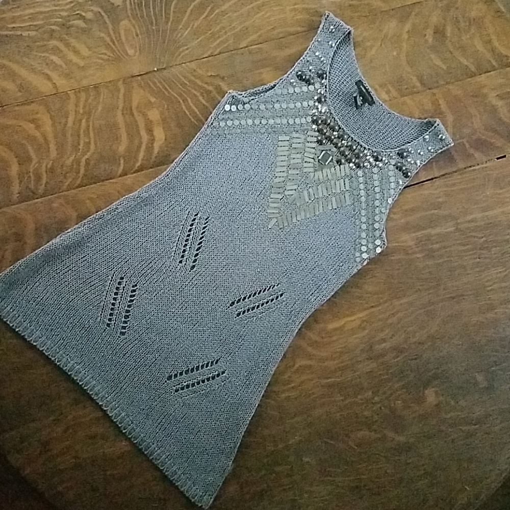 BCBGMAXAZRIA SLEEVELESS SWEATER